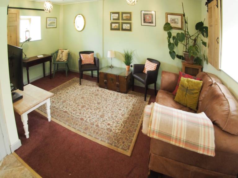 Family-oriented beautiful cottage with garden | River view | Pets allowed — photo 2