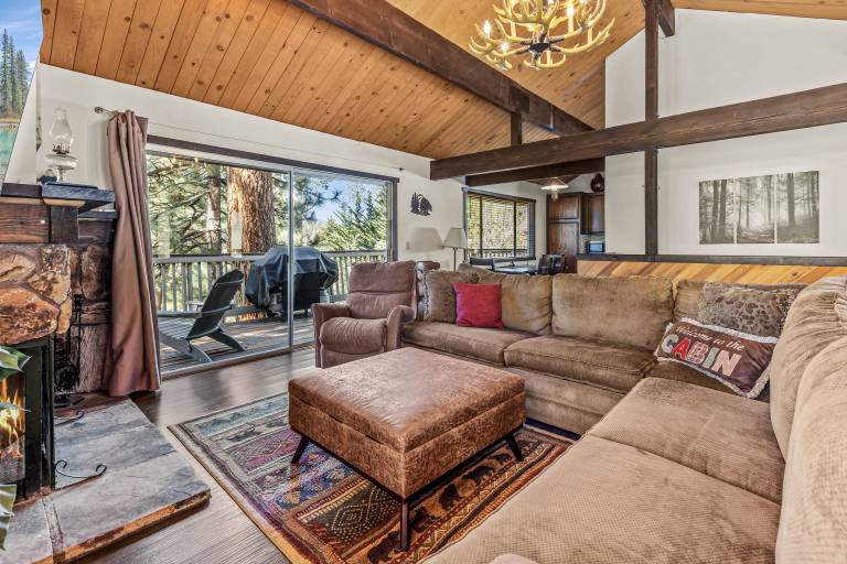 1 Mi to Slopes: Big Bear Ski Haven w/ Hot Tub — photo 4