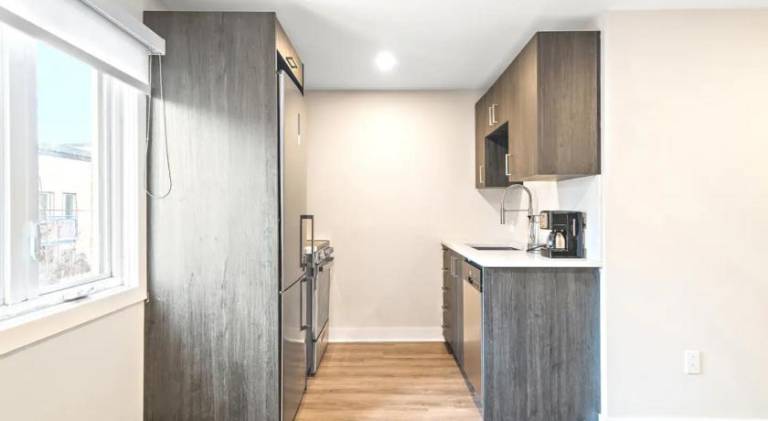 DUPLEX 6 BEDROOMS IN HEART OF PLATEAU MONT-ROYAL — photo 2