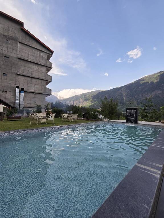 Smugglers Resort By West Western in Manali