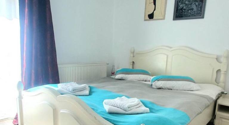 Happy Holiday Apartments in Predeal
