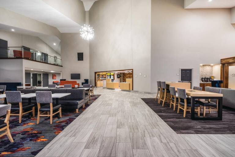 La Quinta Inn & Suites by Wyndham Chattanooga-Hamilton Place — photo 2