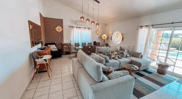 Villa with garden, BBQ & private pool — photo 4