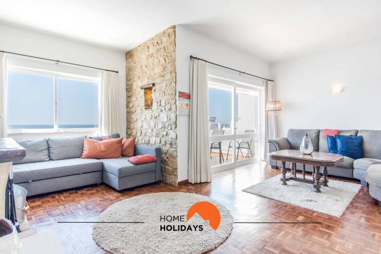 Villa with terrace, barbecue & yard in Albufeira