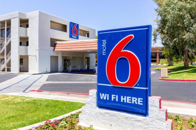 Motel 6 Tempe, AZ – Phoenix Airport – Priest Dr — photo 3