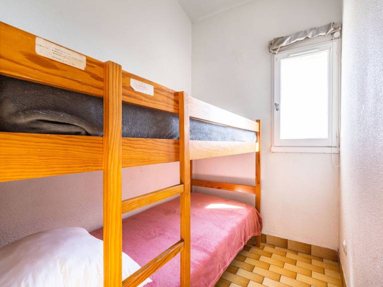 Apartment with 1 room for 4 persons — photo 4