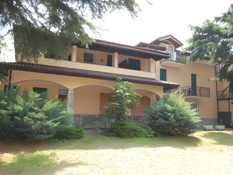 Serviced apartment | Close to the beach | Pets are welcome in Gravedona