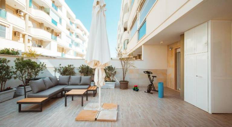 Holiday apartment with terrace & hot tub — photo 2