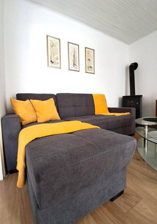 Three bedroom apartment with terrace Zaton, Krka (A-24050-a) — photo 4