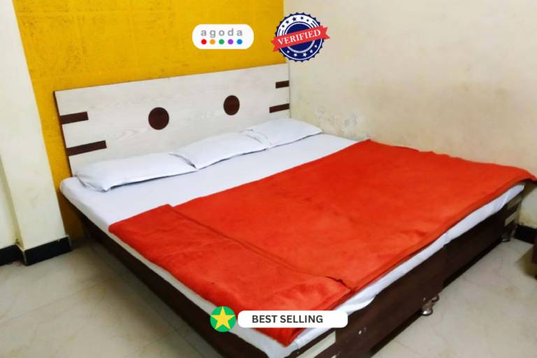 Goroomgo Maa Tulsi guest house Ujjain in Indore