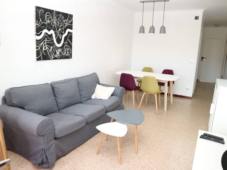 Rental apartment with patio — photo 4