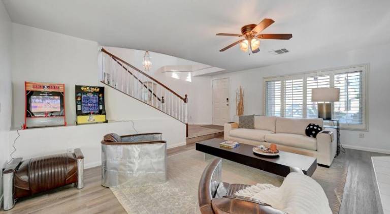 Nice vacation home with jacuzzi & pool | Pets allowed — photo 3