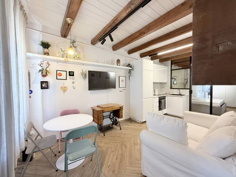 Holiday apartment with terrace | City view — photo 2