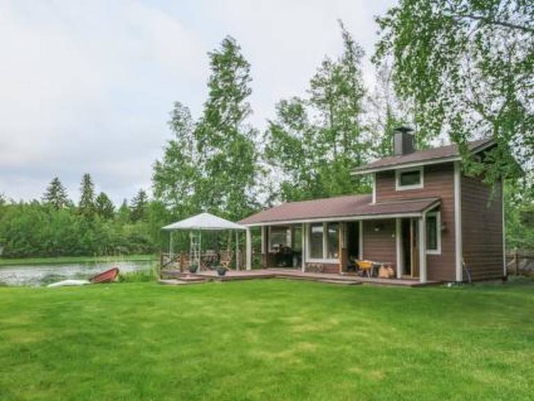 Vacation home with sauna & patio | Nature view — photo 3