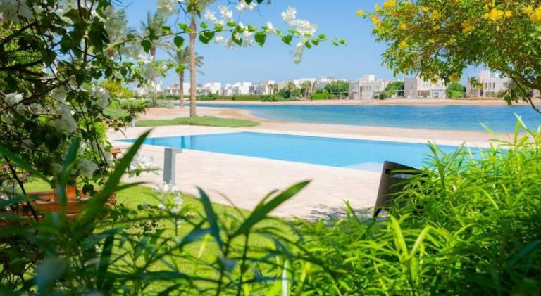Holiday apartment with terrace & pool in Hurghada