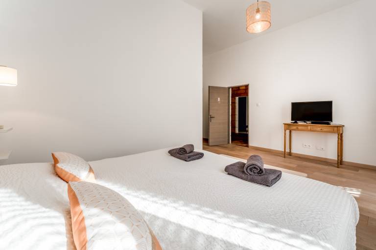 “Steven” Room with Shared Pool, Shared Garden, and Wi-Fi — photo 5