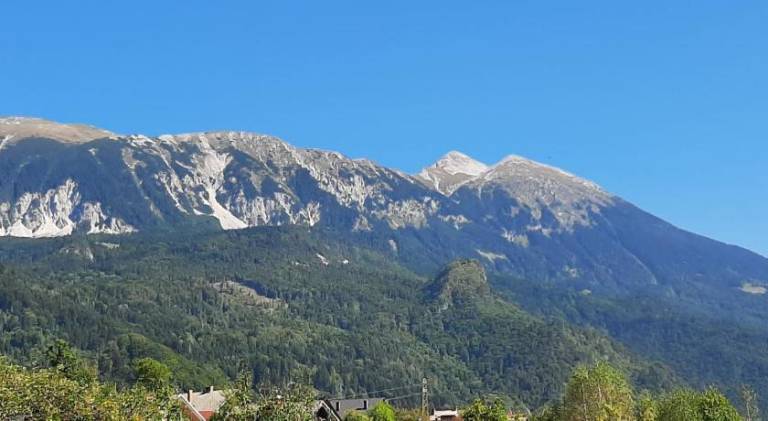 Apartment with 2 rooms for 5 persons in Bled