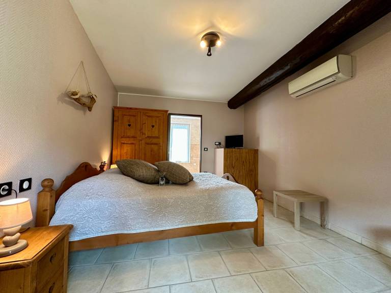 Air-conditioned rooms with sauna, pets allowed, private parking — photo 5