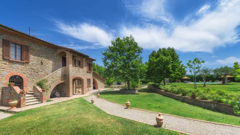 Fully equipped ample villa with garden, barbeque & terrace | Pool view | Perfect for remote work | Pets are welcome — photo 4