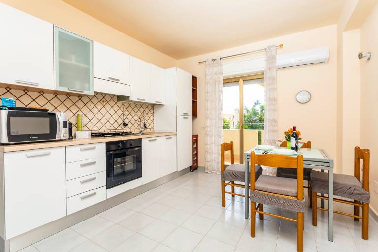 Pleasant apartment with fast internet | Garden view | Beach nearby | Perfect for remote work | Pets allowed — photo 4
