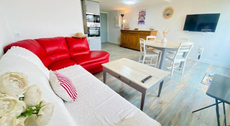 Rental apartment with terrace — photo 2
