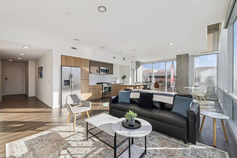 TWO CozySuites Adeline 4BR