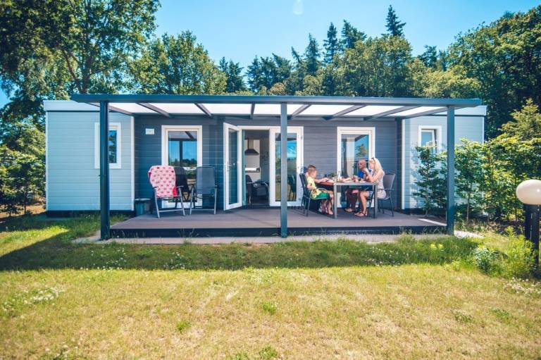 Vacation home with patio in Voorthuizen