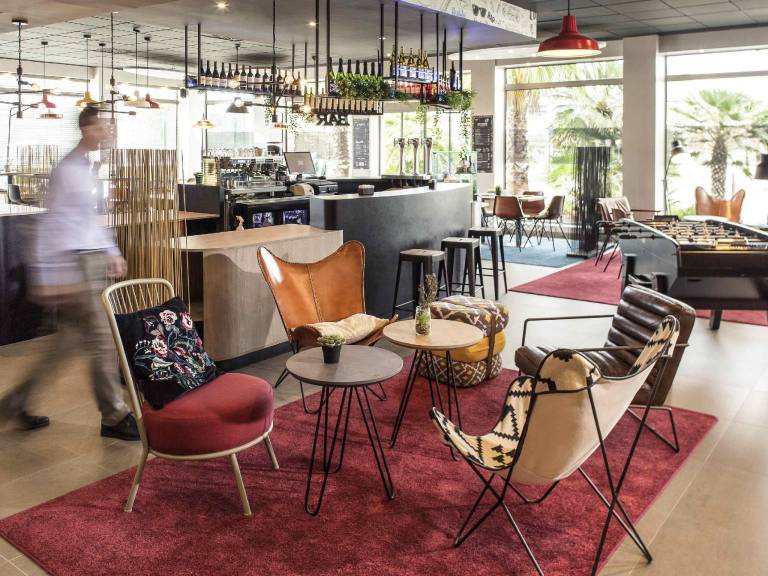 Ibis Valencia Bonaire Airport Hotel in Manises