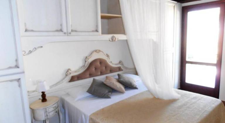 Holiday apartment with terrace, garden & private pool | Pet-friendly — photo 2