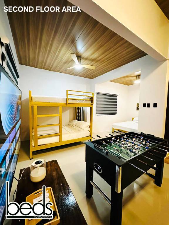 Vacation home with hot tub, BBQ & garden | Suitable for remote work | Pets allowed — photo 2