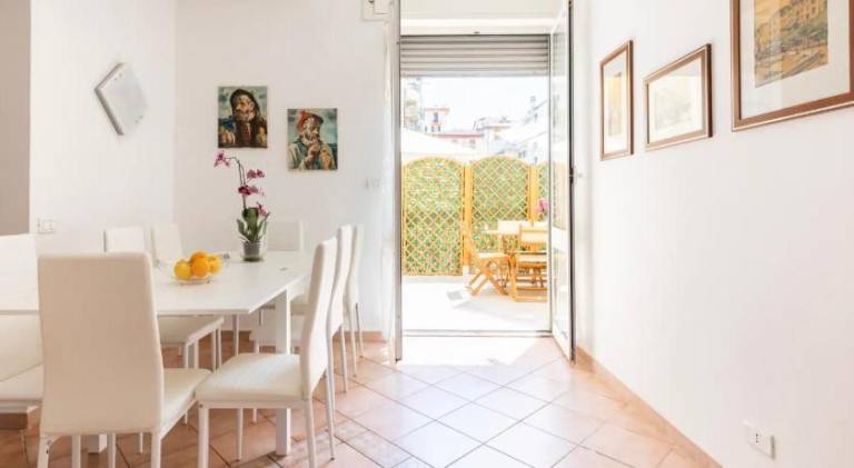 Holiday apartment with 2 rooms for 7 persons in La Spezia