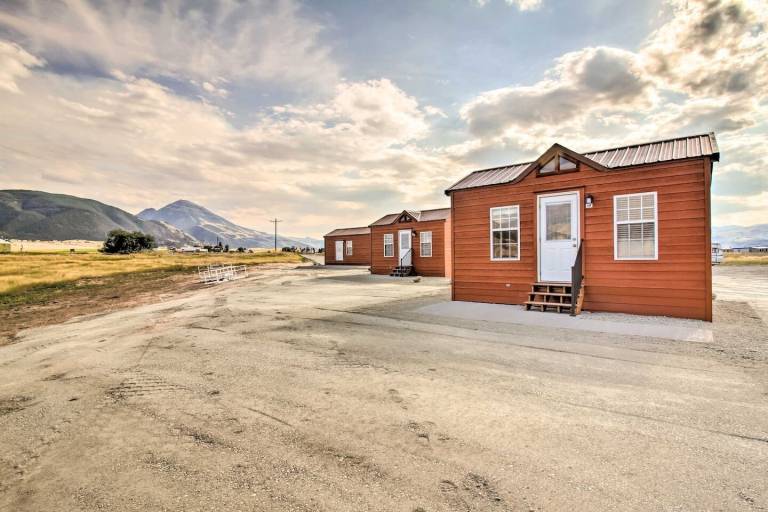 Cabin  Emigrant