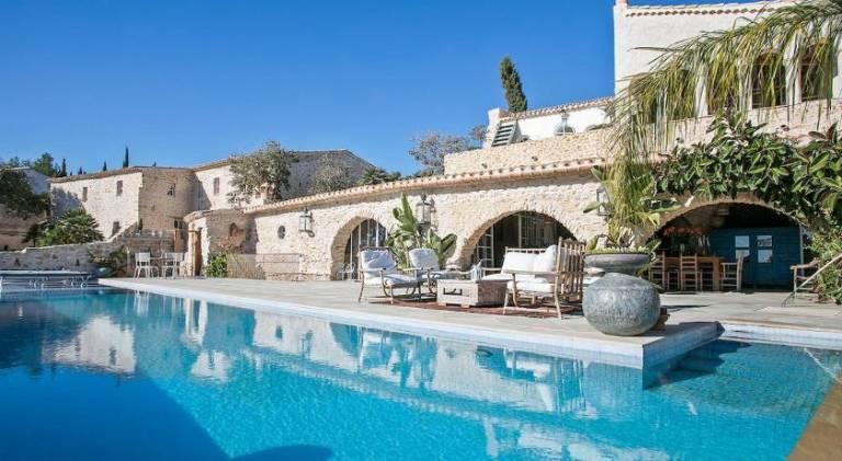 Villa with pool in Sitges