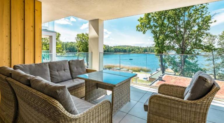 Family-oriented beautiful rental apartment with yard, terrace & jacuzzi | Water view | Suitable for remote work | Dogs allowed — photo 5