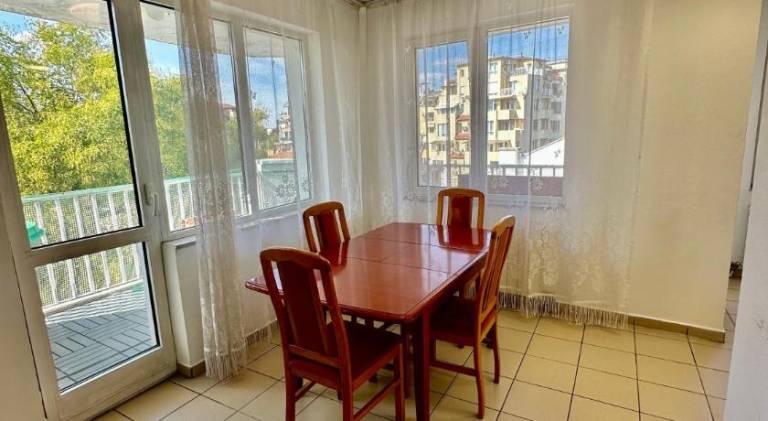 Apartment with terrace — photo 4
