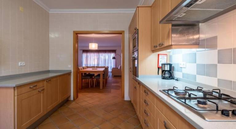 Fully equipped charming house with garden, pool & patio | Perfect for remote work | Pets are welcome — photo 2