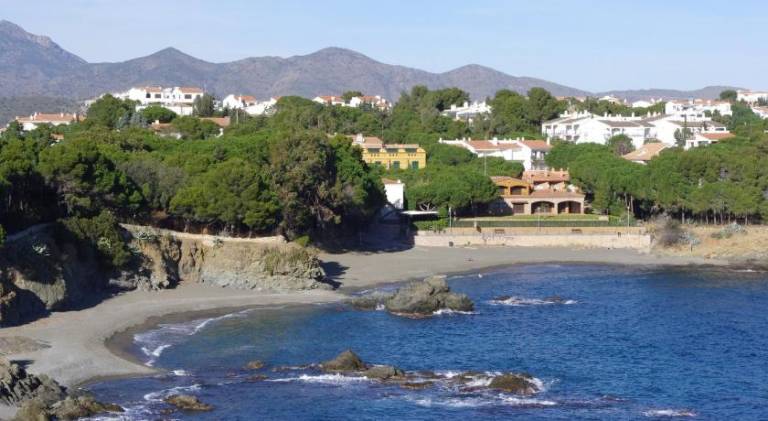 Apartment with terrace in Llanca