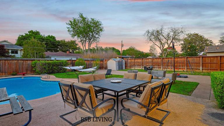 Spectacular 6BR 2 5B Home with Pool