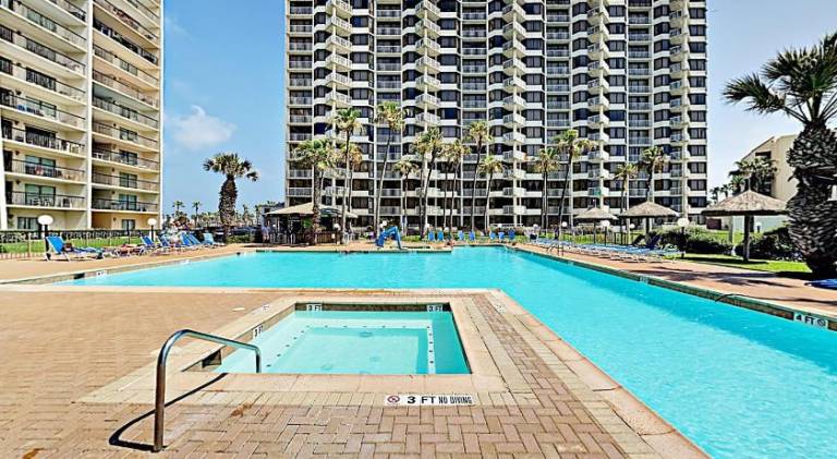 Rental apartment with hot tub & pool in South Padre Island, TX