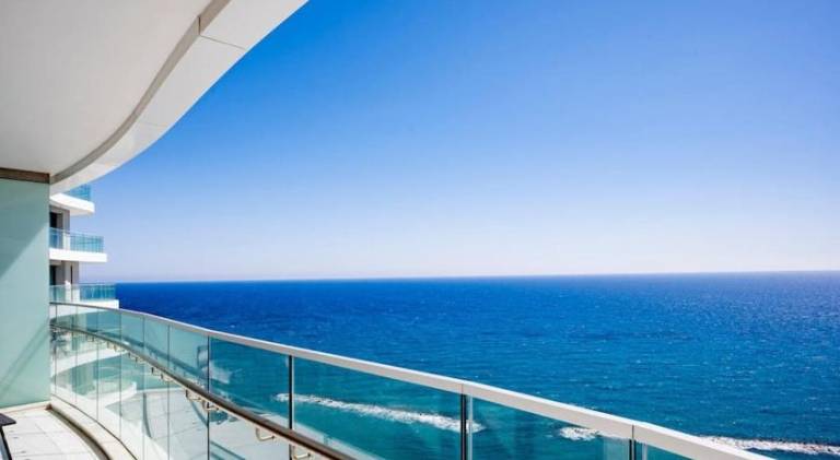 Apartment with pool in Limassol