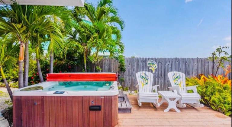 Vacation home with pool | Pets allowed — photo 3