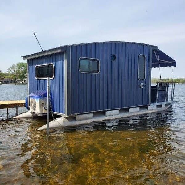 Houseboat  Fife Lake