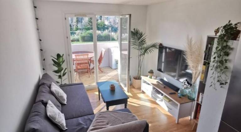 Rental apartment with pool in Mandelieu-La-Napoule