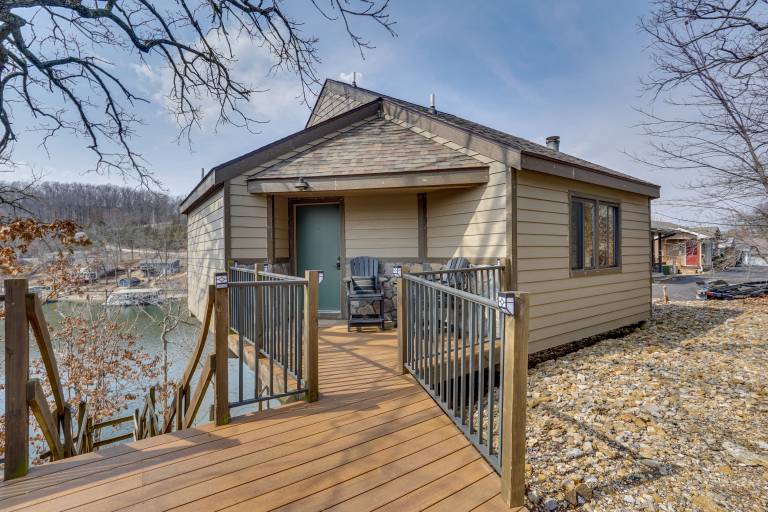 Resort Villa on Lake of the Ozarks! Family Fun Hub — photo 3