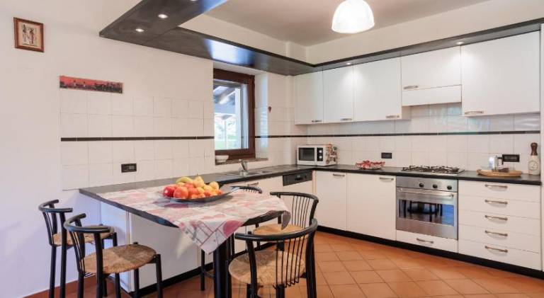 Holiday apartment with 2 rooms for 4 persons — photo 3