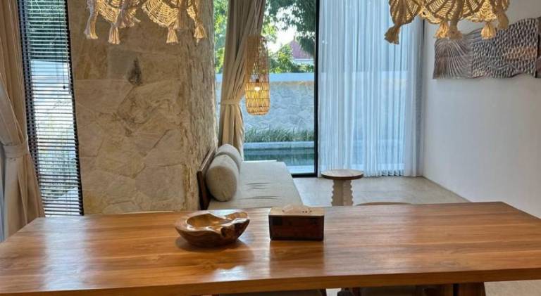 Villa with pool — photo 5