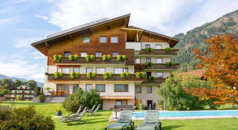 Pleasant rental apartment with sauna, grill & patio | Pets allowed in Uderns