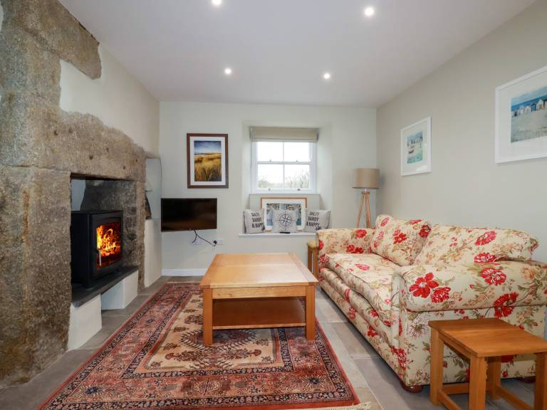 Fully equipped cottage with yard | Pets are welcome — photo 2
