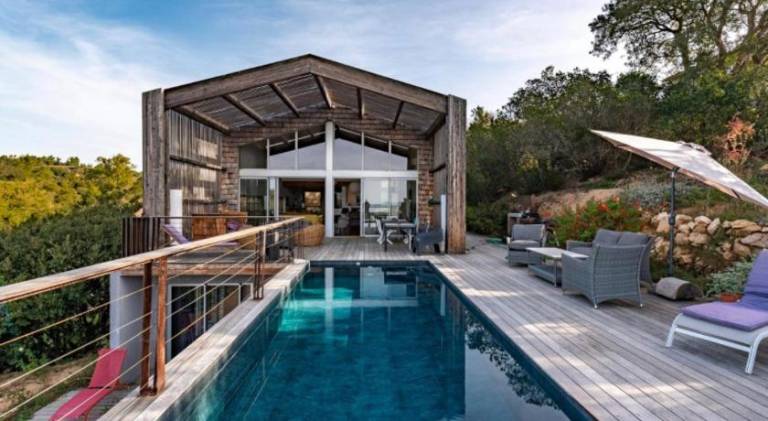 Villa with pool — photo 3
