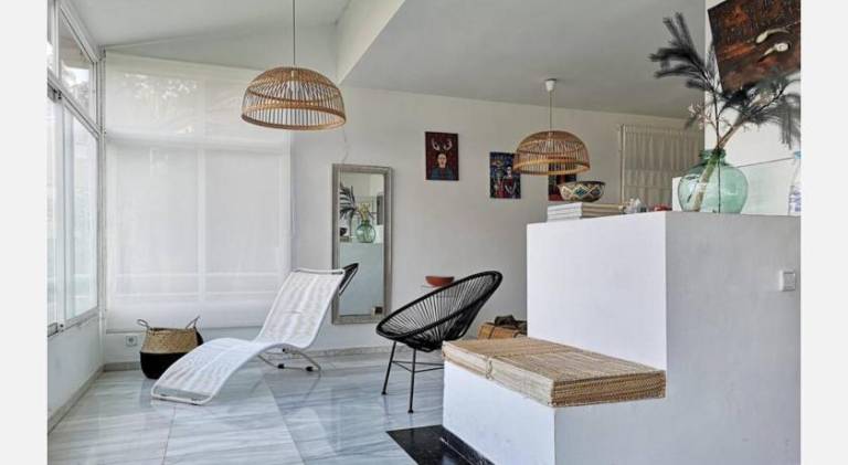 Villa with pool — photo 3